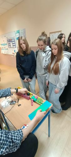 671513417 1437771924816135 n